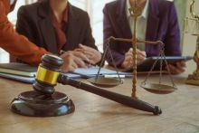imposibilidad de reclamar cuotas futuras de comunidad de propietarios conforme al artículo 220 de la Ley de Enjuiciamiento Civi