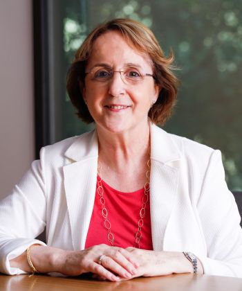 Dolors Roca es socia de Roca Junyent
